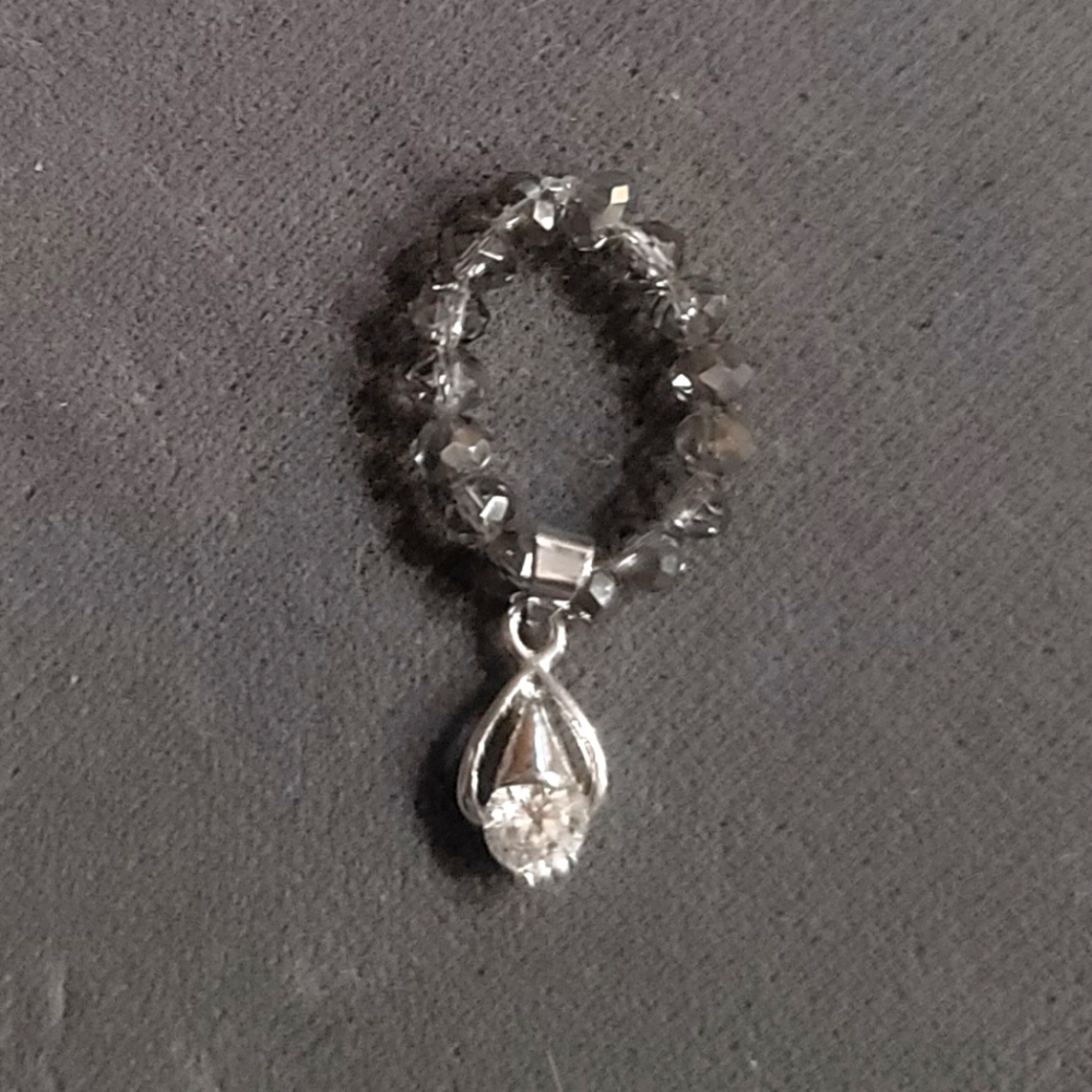 SWAROVSKI  BEADED  SIZE 6 CHARM RING CZ PENDANT CHARM SLIPS ON STRETCH  FOR TOTA